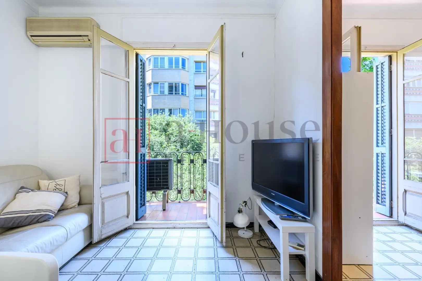 Piso con balcón en venta en Carrer de València, imagen 2