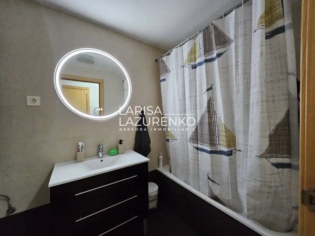Bathroom of Flat for sale in Cambrils  with Air Conditioner, Heating and Balcony
