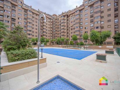 Swimming pool of Flat for sale in  Madrid Capital  with Air Conditioner, Heating and Community pool