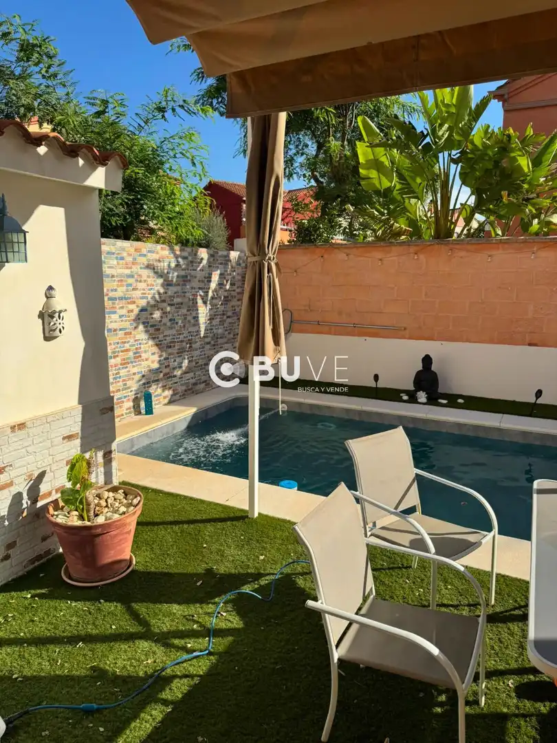 Piscina de Casa o chalet en venta en Espartinas con Aire acondicionado, Calefacción y Terraza