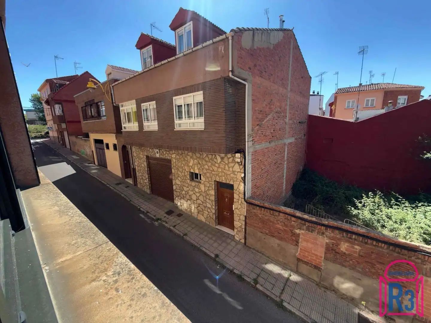 Außenansicht von Wohnungen zum Verkauf in León Capital  mit Heizung und Abstellraum