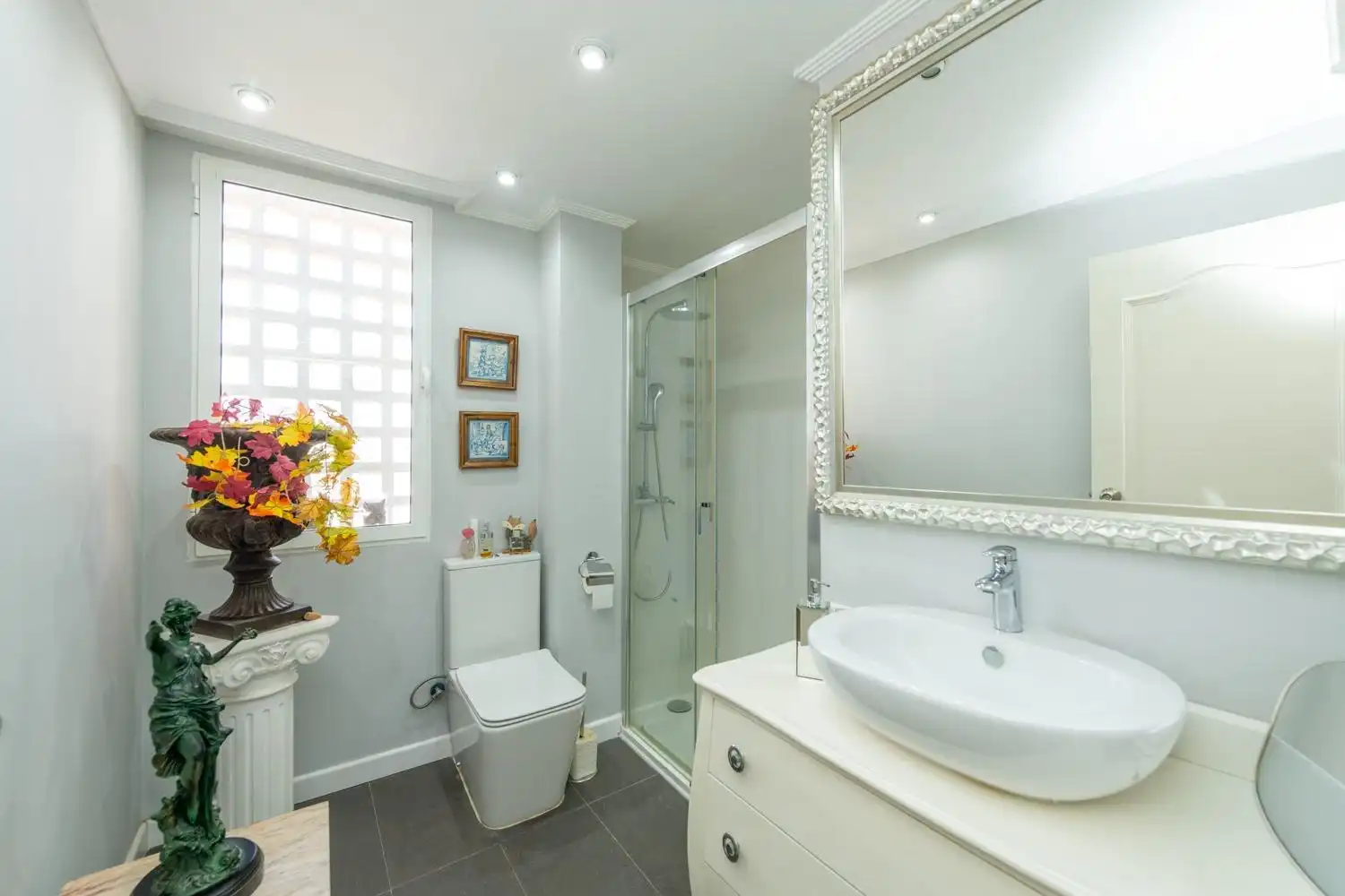 Baño de Piso en venta en Alicante / Alacant con Jardín privado, Terraza y Piscina comunitaria