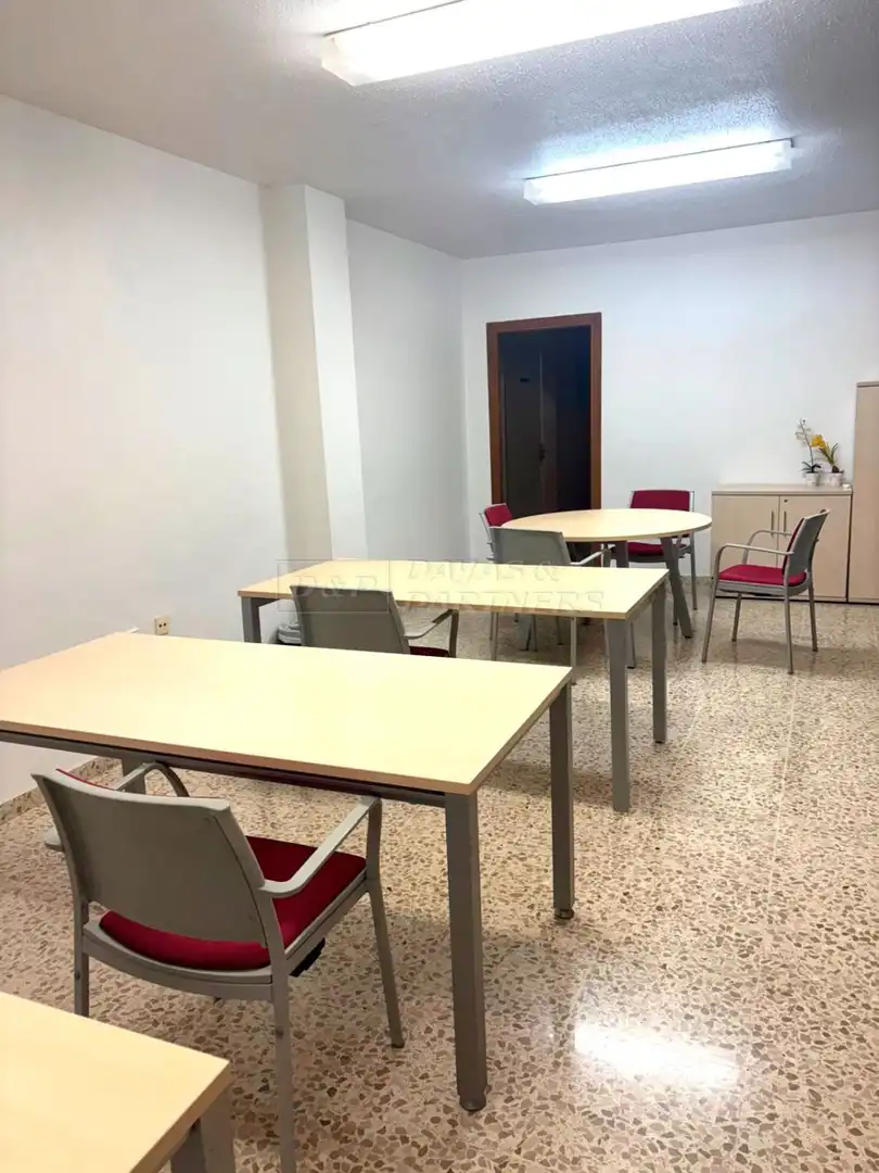 Gewerbefläche zur Miete in Duque de Tamames 19, imagen 7