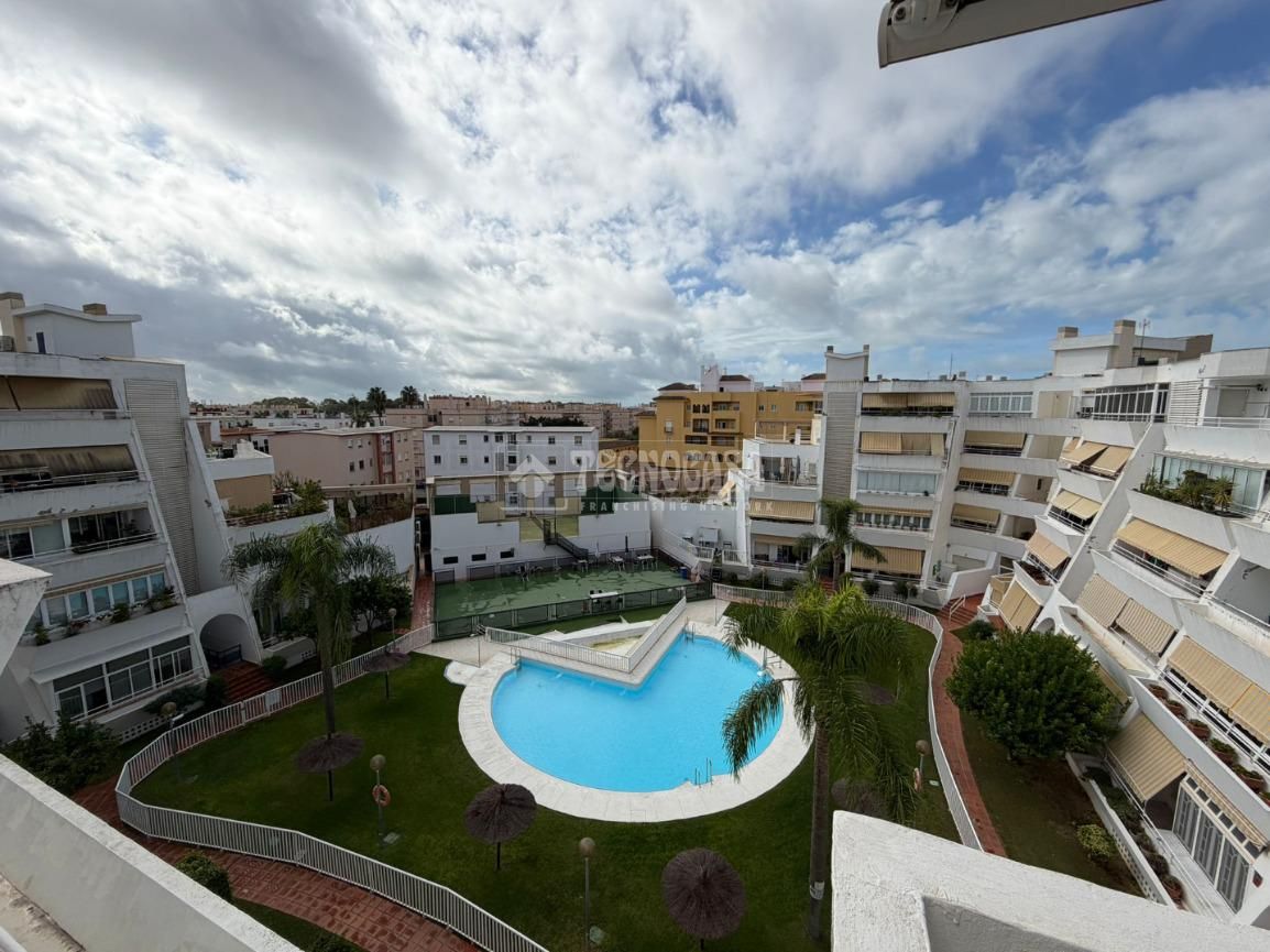 Vista exterior de Piso en venta en El Puerto de Santa María con Aire acondicionado