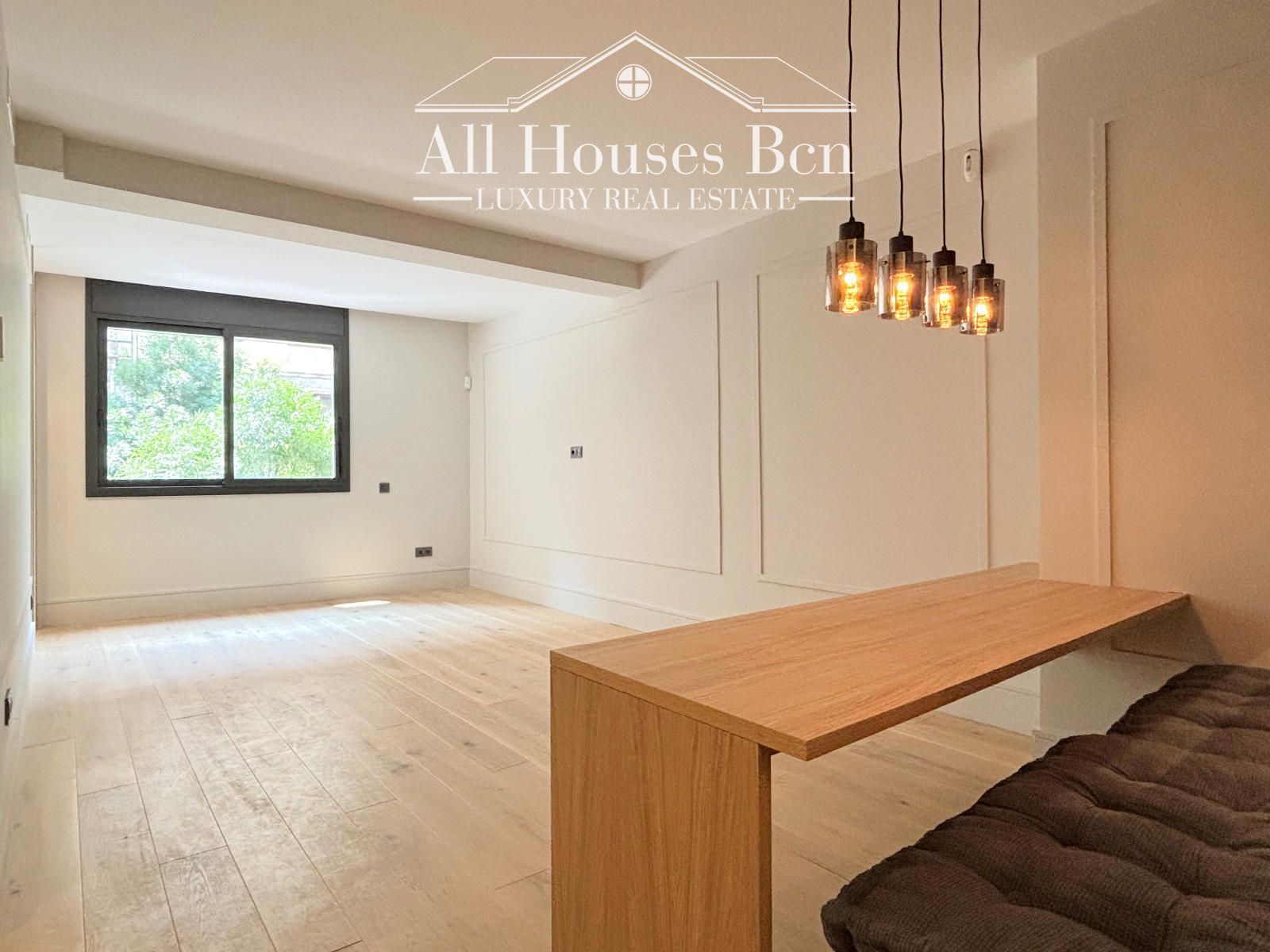 Dining room of Flat for sale in  Barcelona Capital  with Air Conditioner, Heating and Parquet flooring