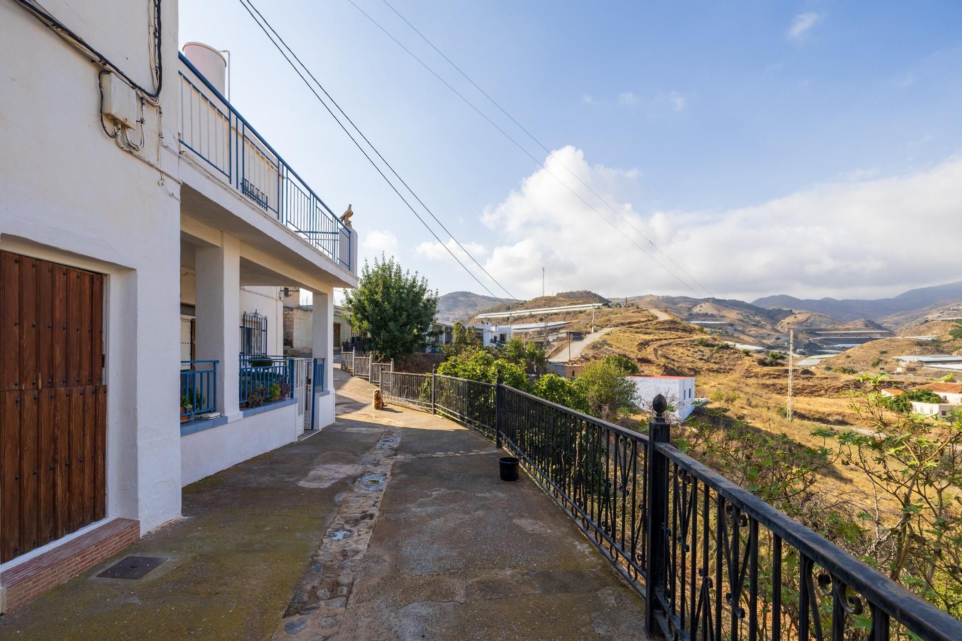 Vista exterior de Casa o xalet en venda en Rubite amb Aire condicionat, Jardí privat i Terrassa