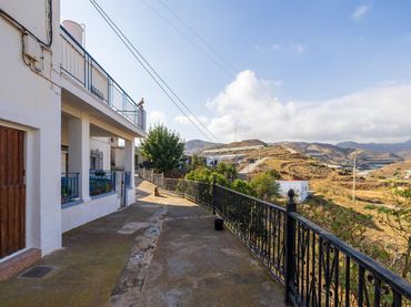 Villa avec balcon à vendre à Calle HURGONEROS (HUR)