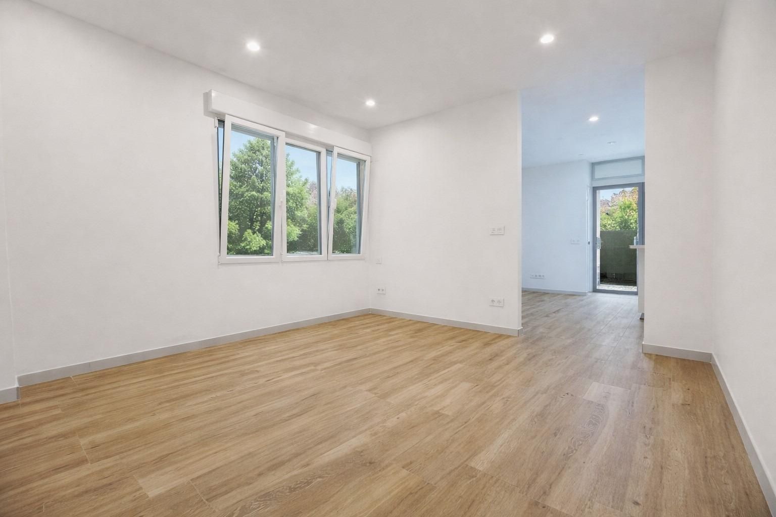 Living room of Flat for sale in  Madrid Capital  with Private garden