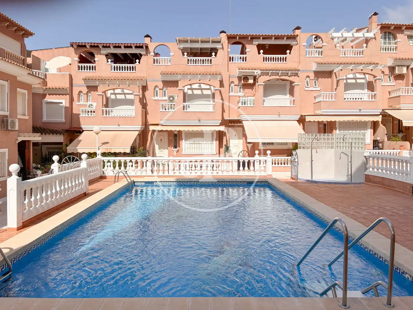Piscina de Piso de alquiler en Santa Pola con Calefacción, Trastero y Amueblado