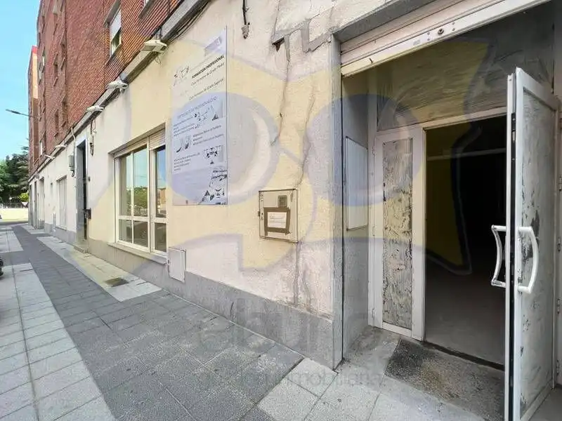 Local comercial de lloguer a San Bernardo - Carmelitas - Campus, imagen 3