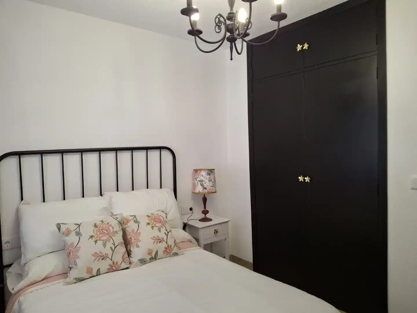 Schlafzimmer von Wohnung zur Miete in Baiona mit Privatgarten