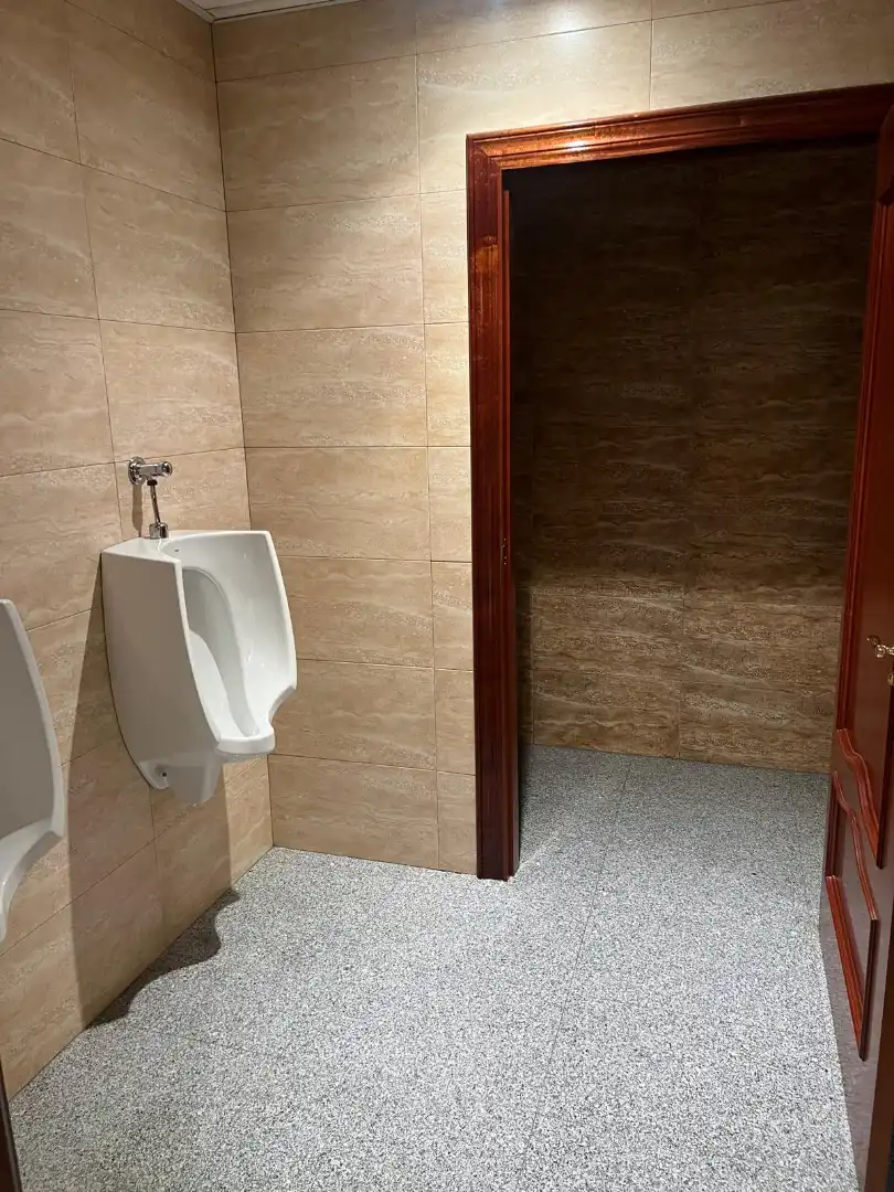 Bany de Oficina de lloguer en Vitoria - Gasteiz amb Aire condicionat