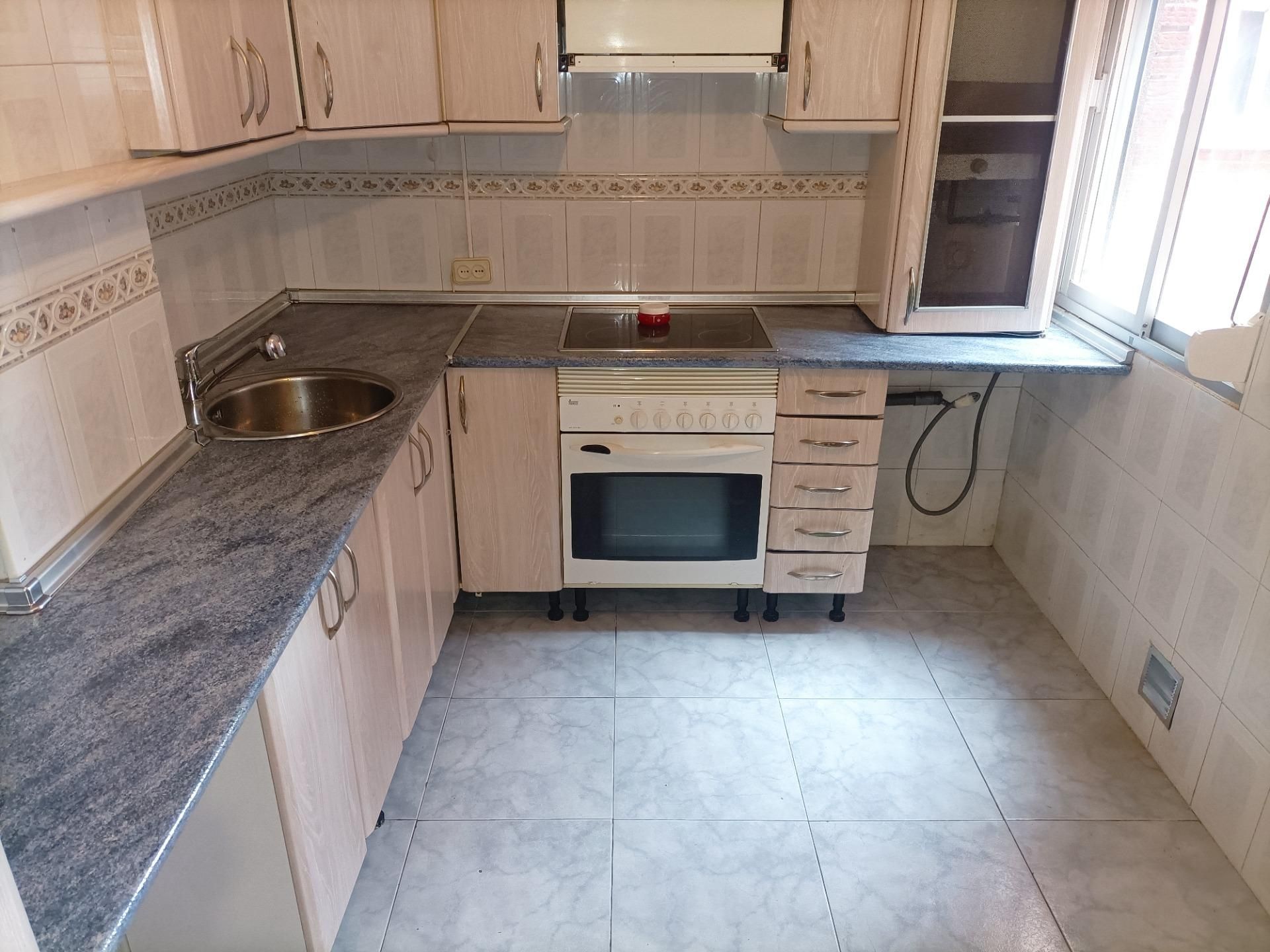 Cocina de Piso en venta en Valdemoro con Amueblado y Balcón
