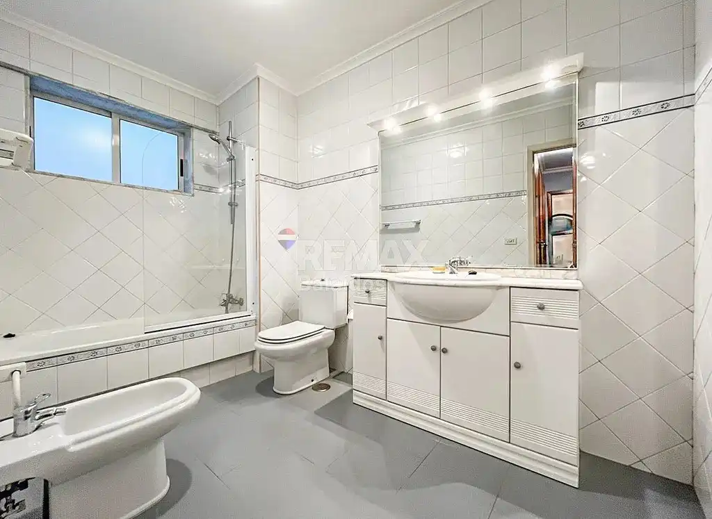 Baño de Piso en venta en Vigo  con Calefacción, Parquet y Terraza