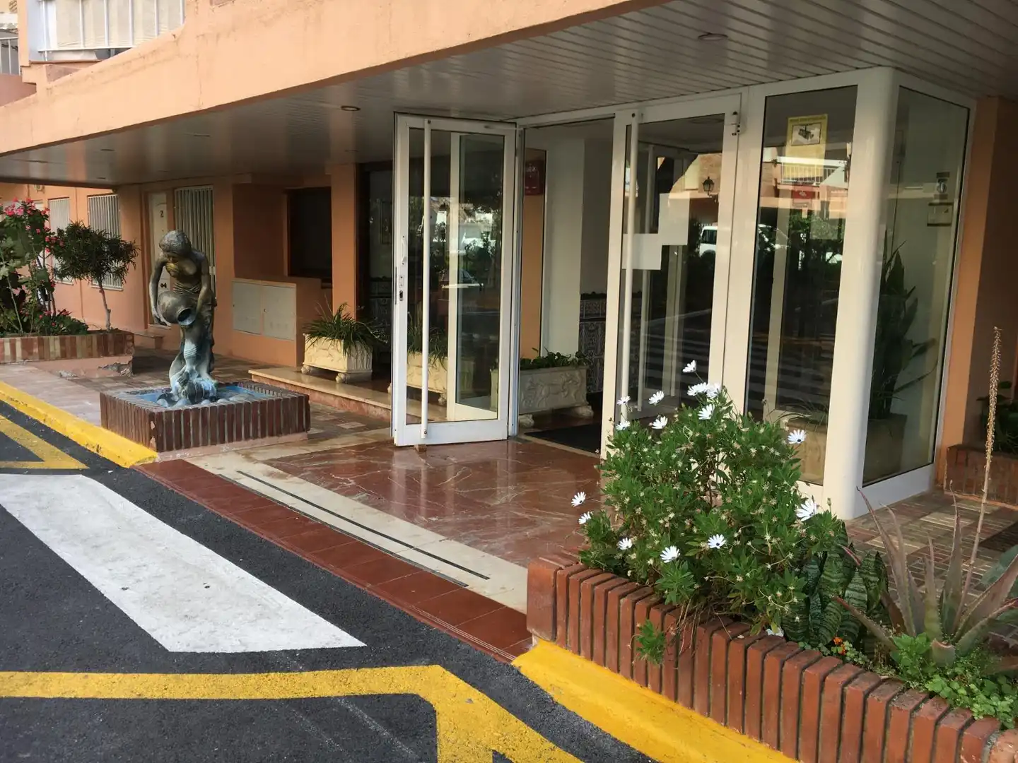 Piso con piscina en alquiler en Calle Luis Vives 10, imagen 2