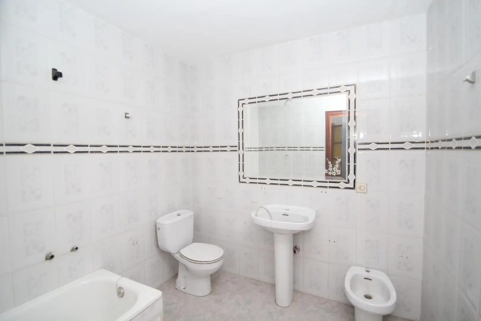 Bathroom of Houses for sale in Cúllar Vega