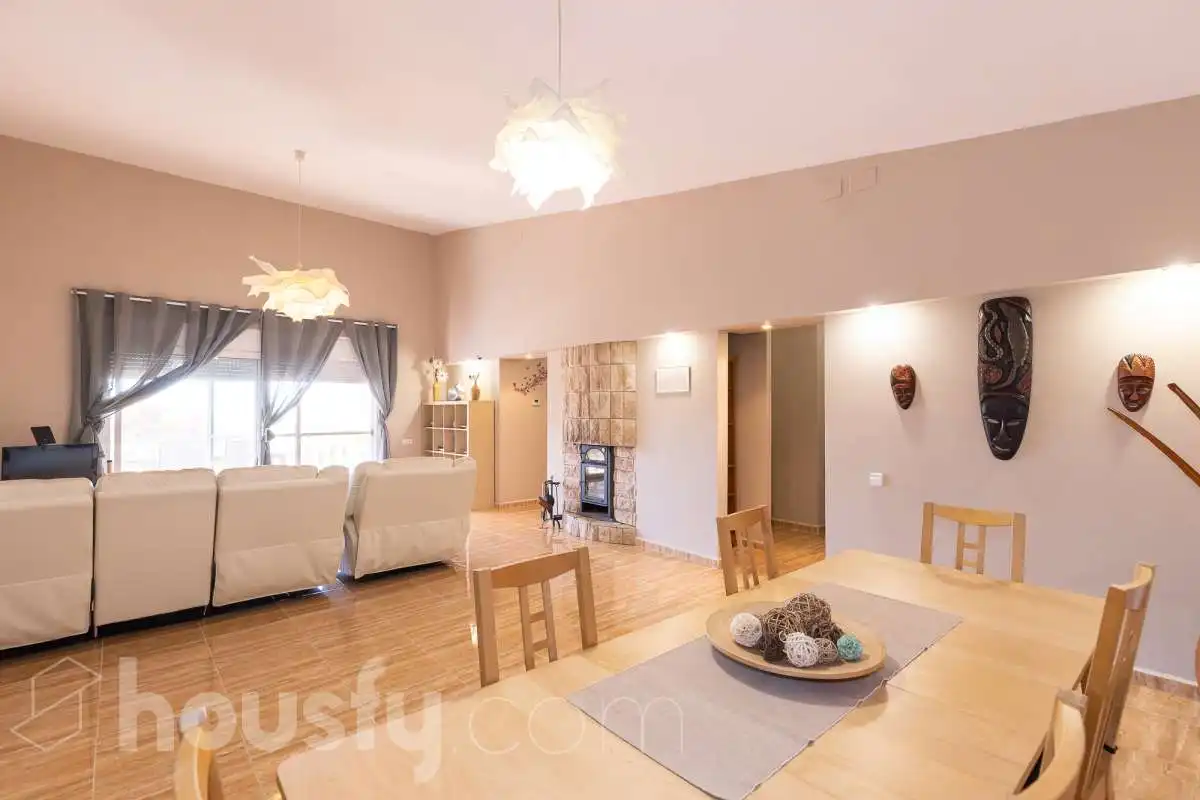 Casa amb terrassa en venda a Calle Girona ., imagen 5
