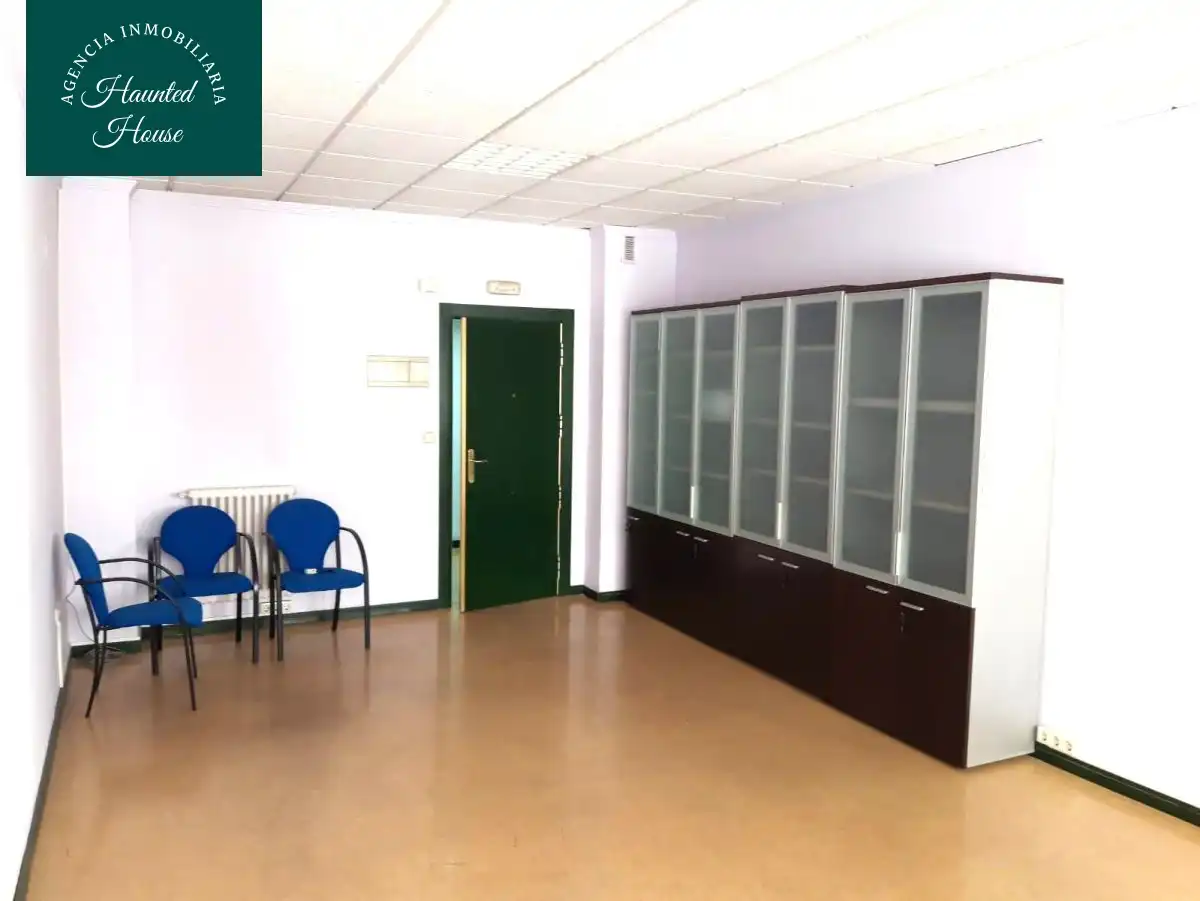Bureau avec ascenseur à louer à LIBERTAD