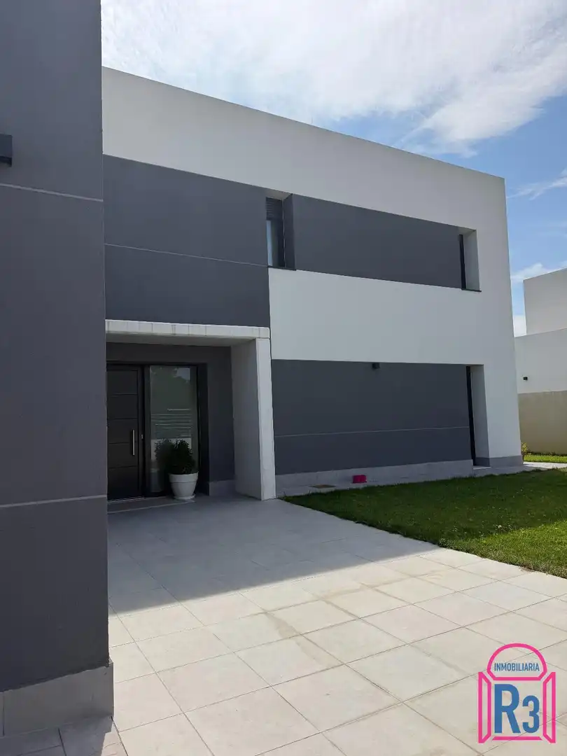Vista exterior de Casa o chalet en venta en Villaquilambre con Calefacción