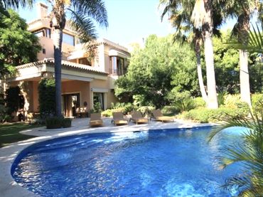 Casa con balcón en venta en Milla de Oro