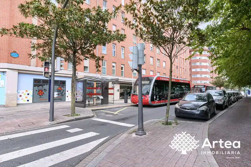 Vista exterior de Piso en venta en Bilbao  con Calefacción y Trastero