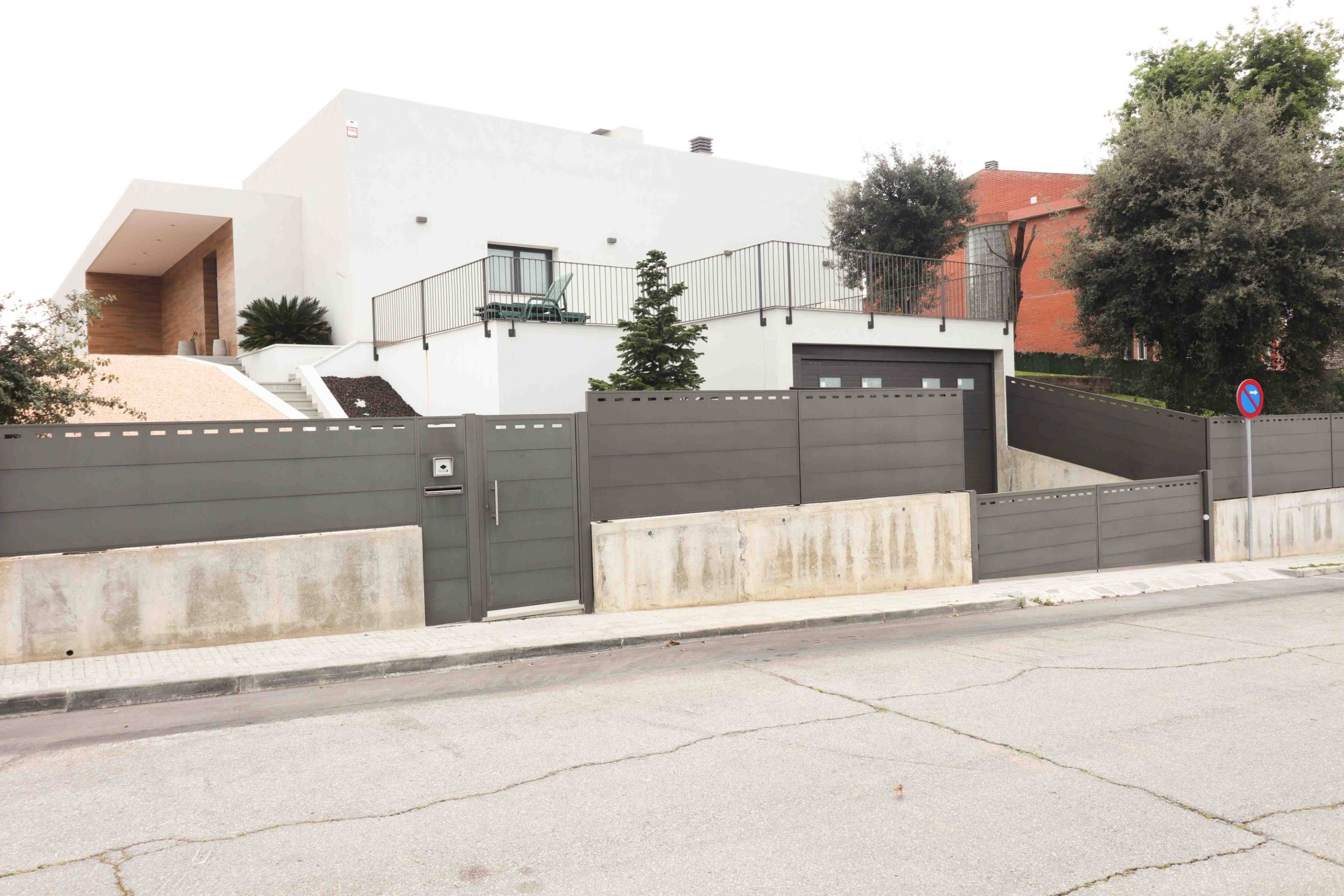 Vista exterior de Casa o xalet en venda en L'Ametlla del Vallès amb Calefacció, Jardí privat i Traster