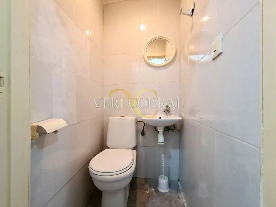 Business premises for sale in Calle Adaro, imagen 18