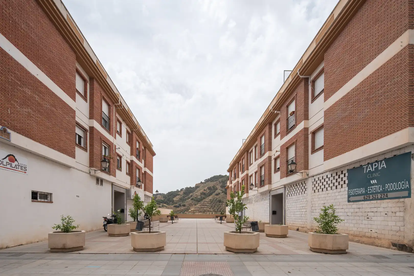 Vista exterior de Pis en venda en Cenes de la Vega amb Aire condicionat i Terrassa