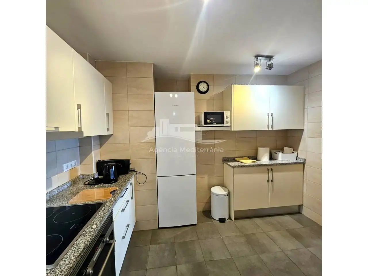 Küche von Wohnung zum Verkauf in Castell d'Aro, Platja d'Aro i s'Agaró mit Klimaanlage, Heizung und Terrasse