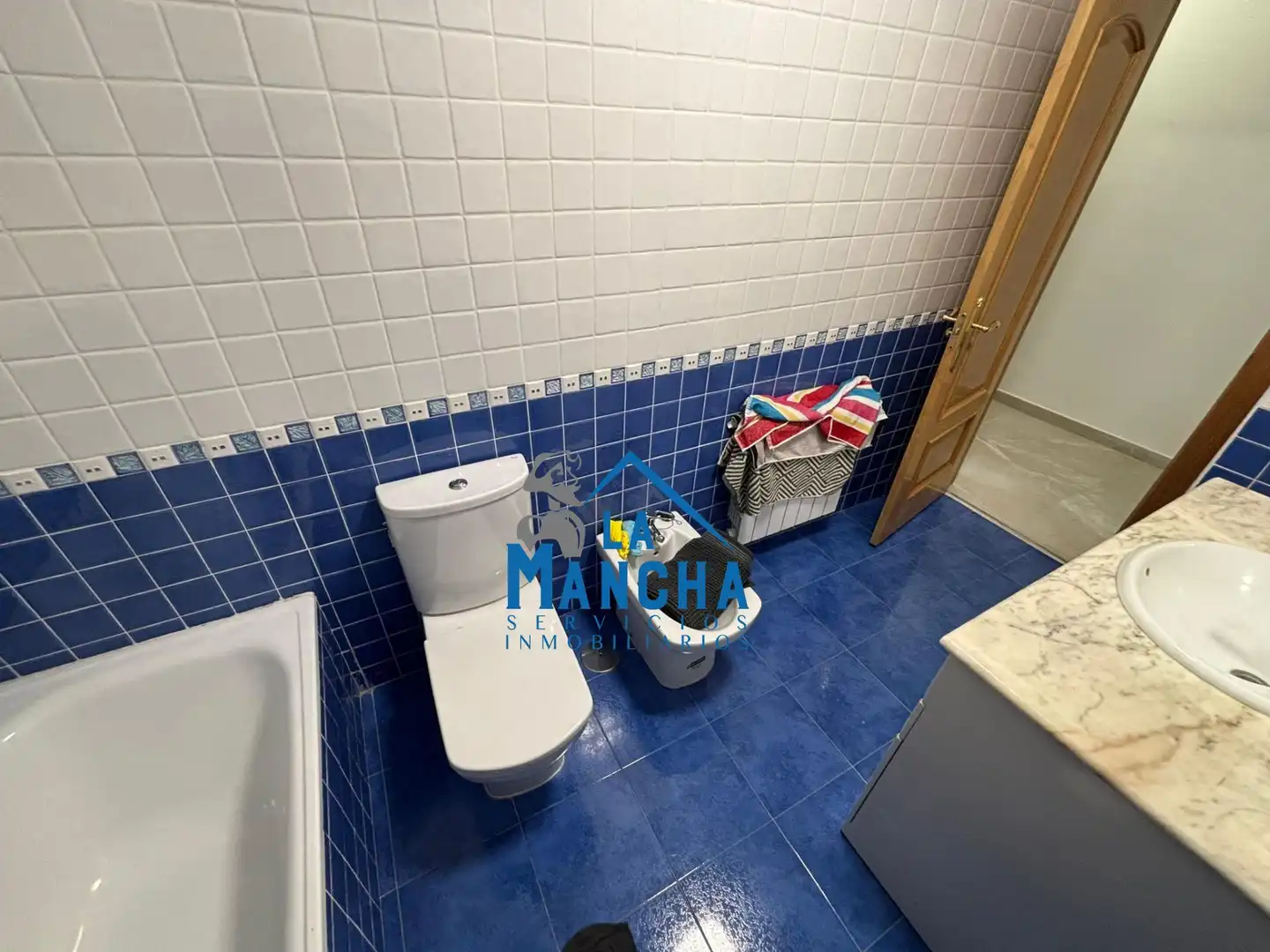 Bany de Casa o xalet en venda en La Gineta amb Aire condicionat, Terrassa i Traster