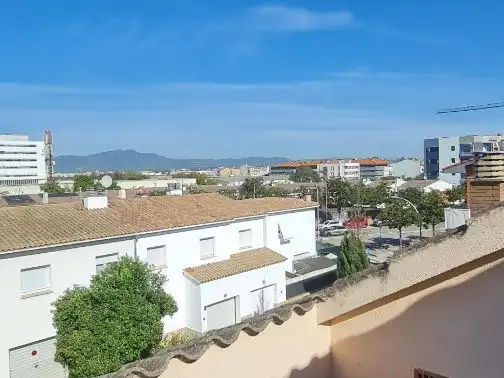 Vista exterior de Casa adosada en venta en Palau