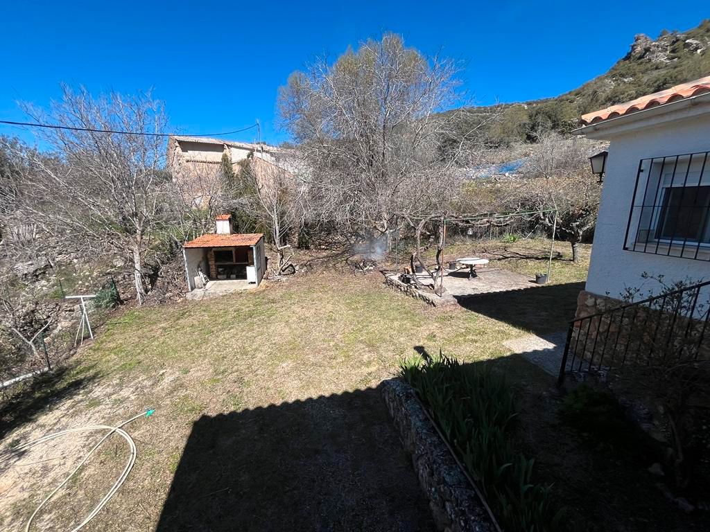 Jardí de Finca rústica en venda en Vianos amb Calefacció, Jardí privat i Traster