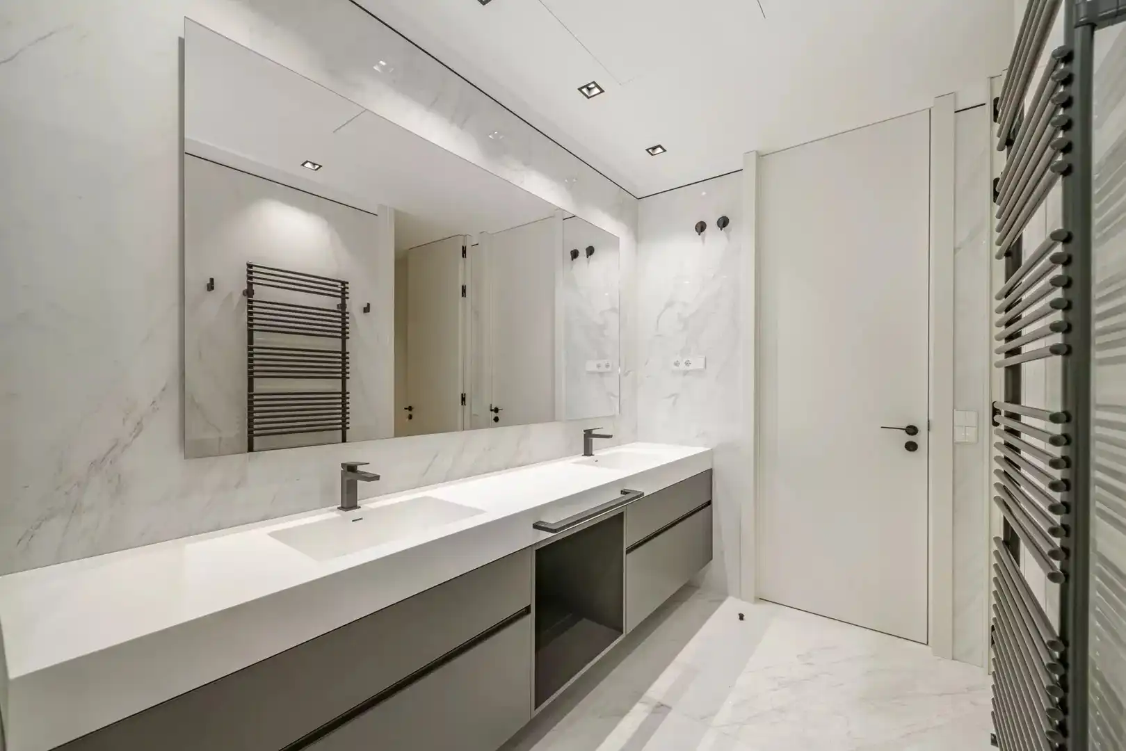 Badezimmer von Wohnung zum Verkauf in Madrid mit Klimaanlage, Heizung und Abstellraum