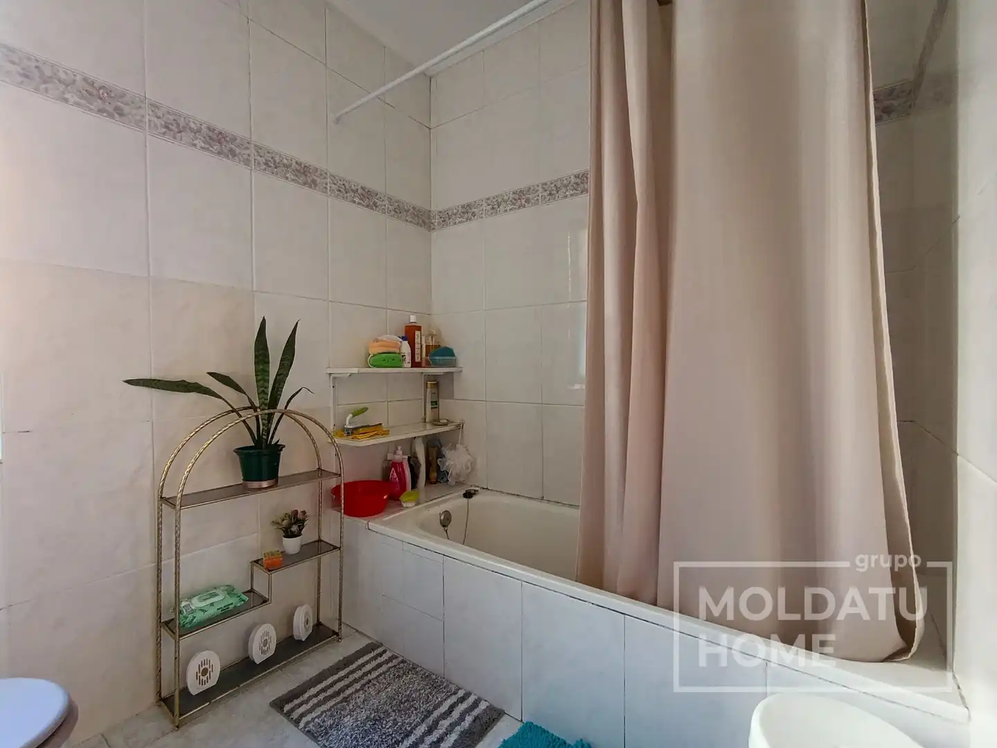 Bathroom of Flat for sale in Irun   with Furnished
