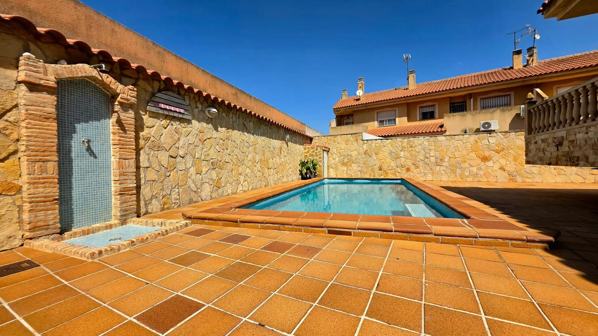 Piscina de Casa o xalet en venda en La Unión amb Aire condicionat, Jardí privat i Terrassa