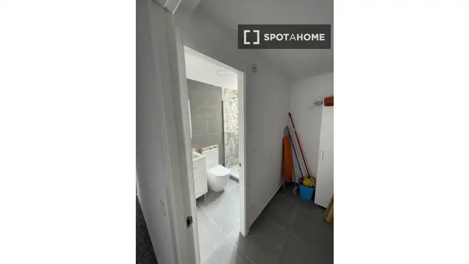 Badezimmer von Wohnung zur untervermieten in Sagunto / Sagunt mit Klimaanlage und Terrasse