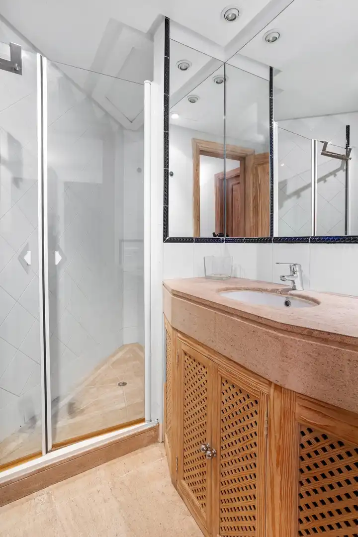 Bathroom of Apartments for sale in Calvià  with Air Conditioner, Private garden and Terrace