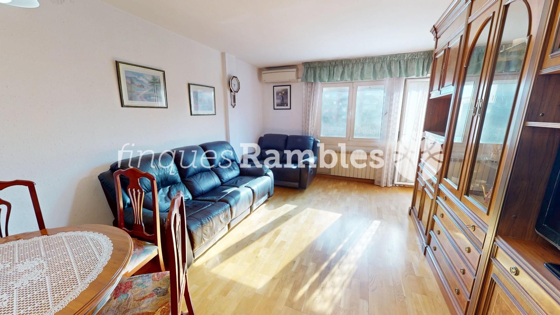 Sala d'estar de Pis en venda en Igualada amb Aire condicionat, Calefacció i Terrassa