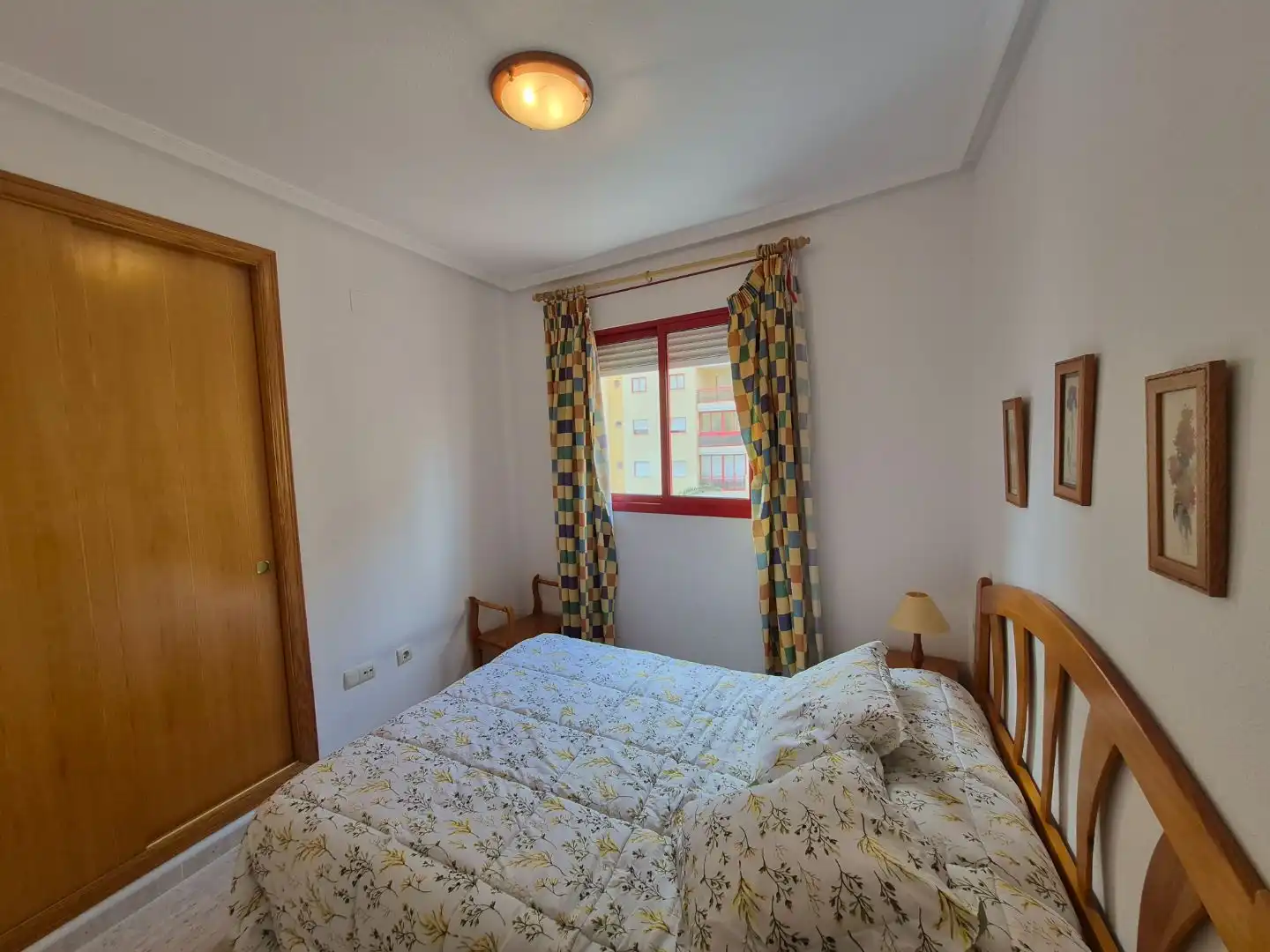 Dormitori de Apartament en venda en Villajoyosa / La Vila Joiosa amb Terrassa, Piscina i Balcó