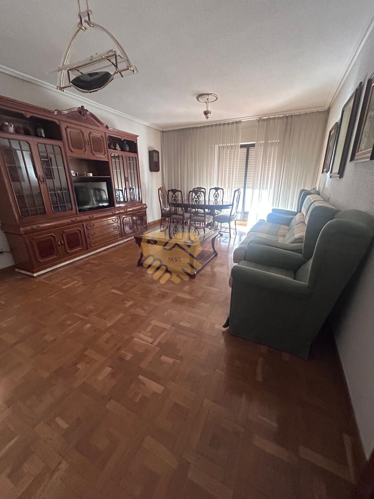 Sala d'estar de Pis en venda en Salamanca Capital amb Calefacció i Balcó