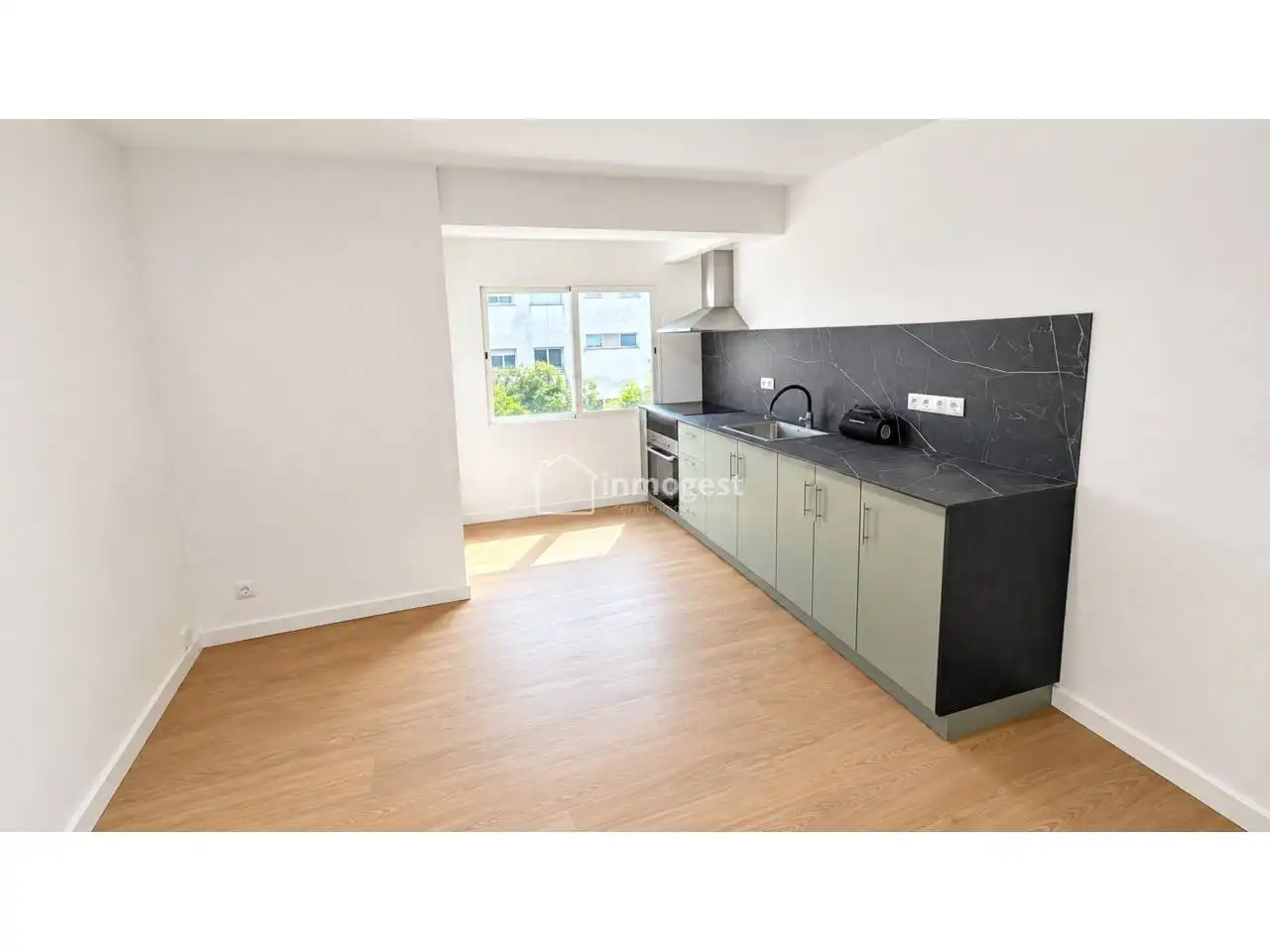 Flat with terrace for sale in Plaza CATALUNYA