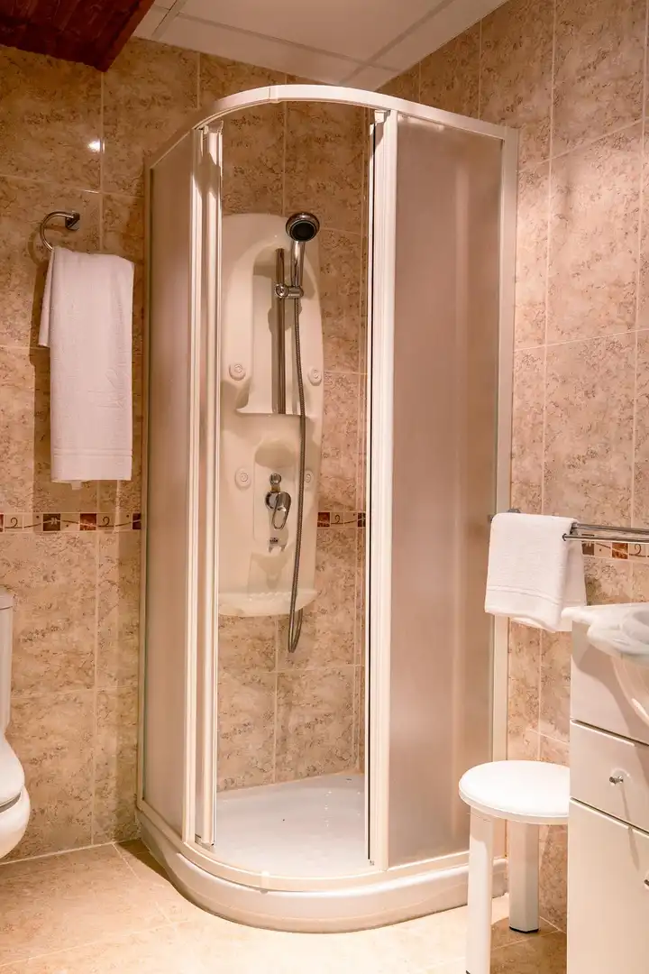 Badezimmer von Gebäude zum Verkauf in Puente la Reina de Jaca