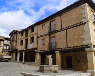 Vista exterior de Edifici en venda en Peñaranda de Duero