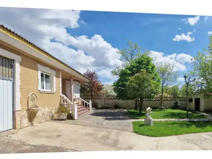 Vista exterior de Casa o xalet en venda en Autilla del Pino amb Jardí privat, Traster i Balcó