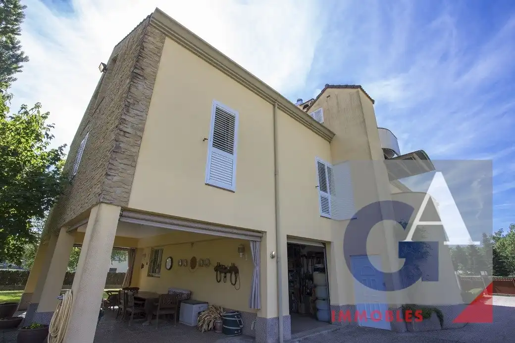 Casa amb terrassa en venda a La Vall d'en Bas, imagen 4