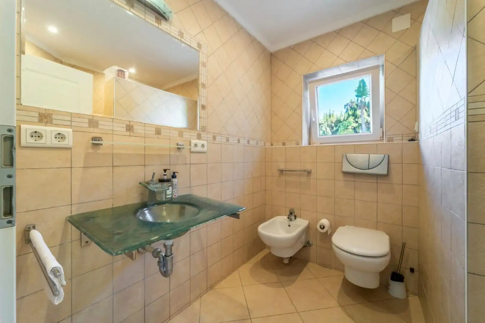 Baño de Casa o chalet en venta en Marbella con Aire acondicionado, Calefacción y Jardín privado