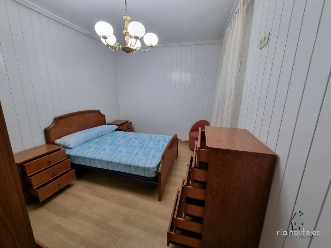 Habitación de Piso en venta en Avilés con Calefacción