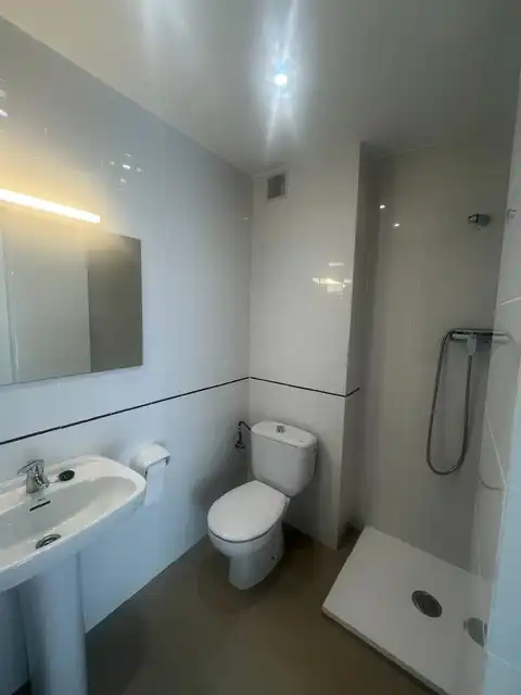 Bathroom of Flat for rent in Sant Cugat del Vallès  with Heating and Oven