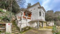 Vista exterior de Casa o xalet en venda en Sant Cugat del Vallès amb Aire condicionat, Calefacció i Jardí privat