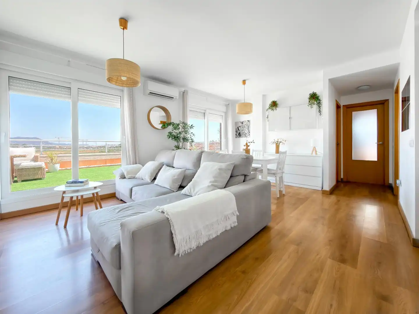 Wohnzimmer von Dachboden zum Verkauf in Museros mit Klimaanlage, Terrasse und Abstellraum